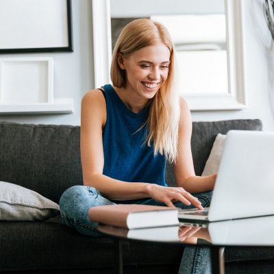 happy-woman-working happy-woman-working